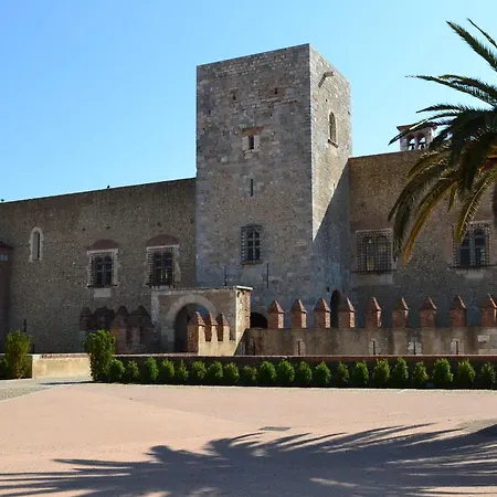 Romantic Getaway In The Heart Of