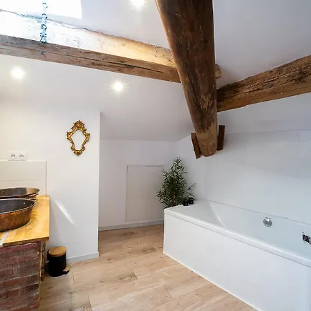 Lejlighed Romantic Getaway In The Heart Of