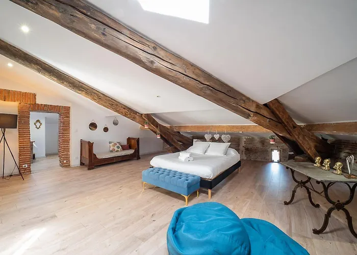 Apartment Romantic Getaway In The Heart Of *