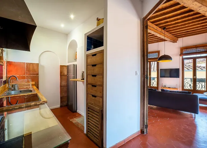 Romantic Getaway In The Heart Of *