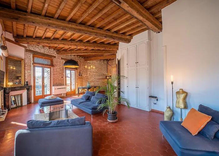 Apartment Romantic Getaway In The Heart Of *