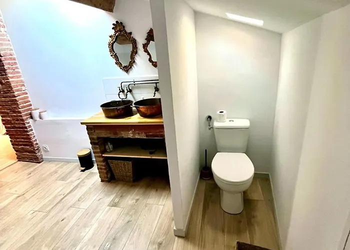 Romantic Getaway In The Heart Of Perpignan